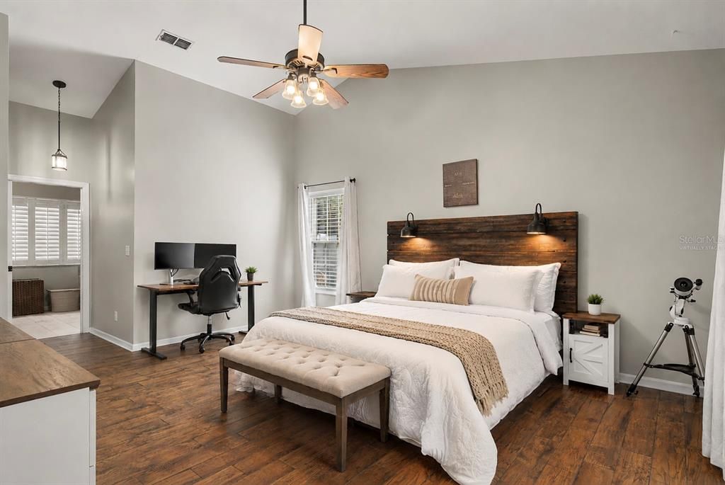 For Sale: $550,000 (4 beds, 2 baths, 2275 Square Feet)