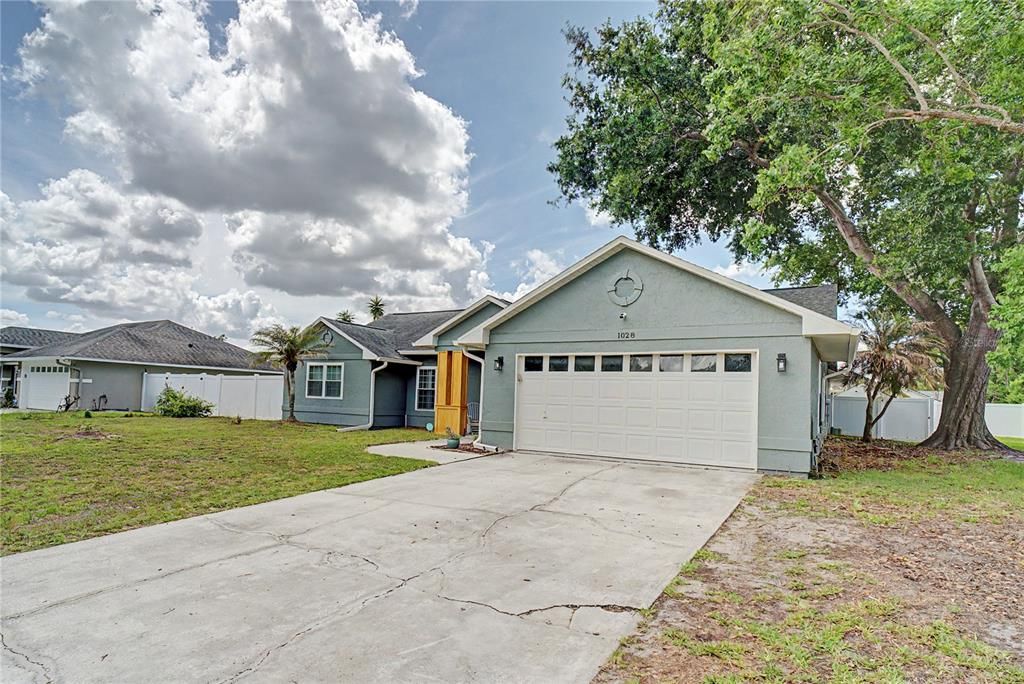 For Sale: $550,000 (4 beds, 2 baths, 2275 Square Feet)