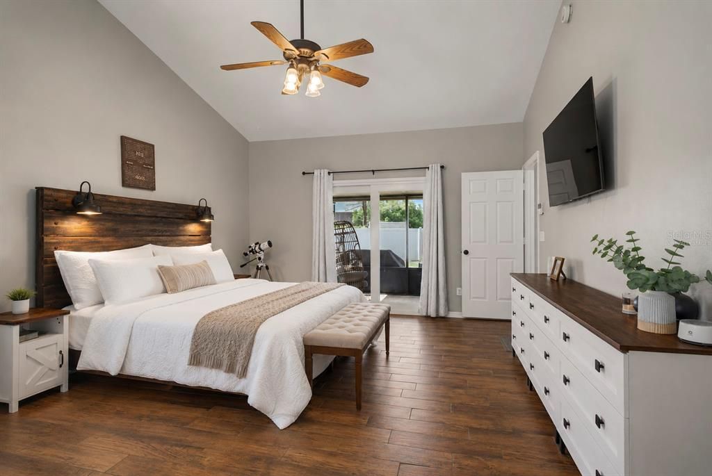 For Sale: $550,000 (4 beds, 2 baths, 2275 Square Feet)