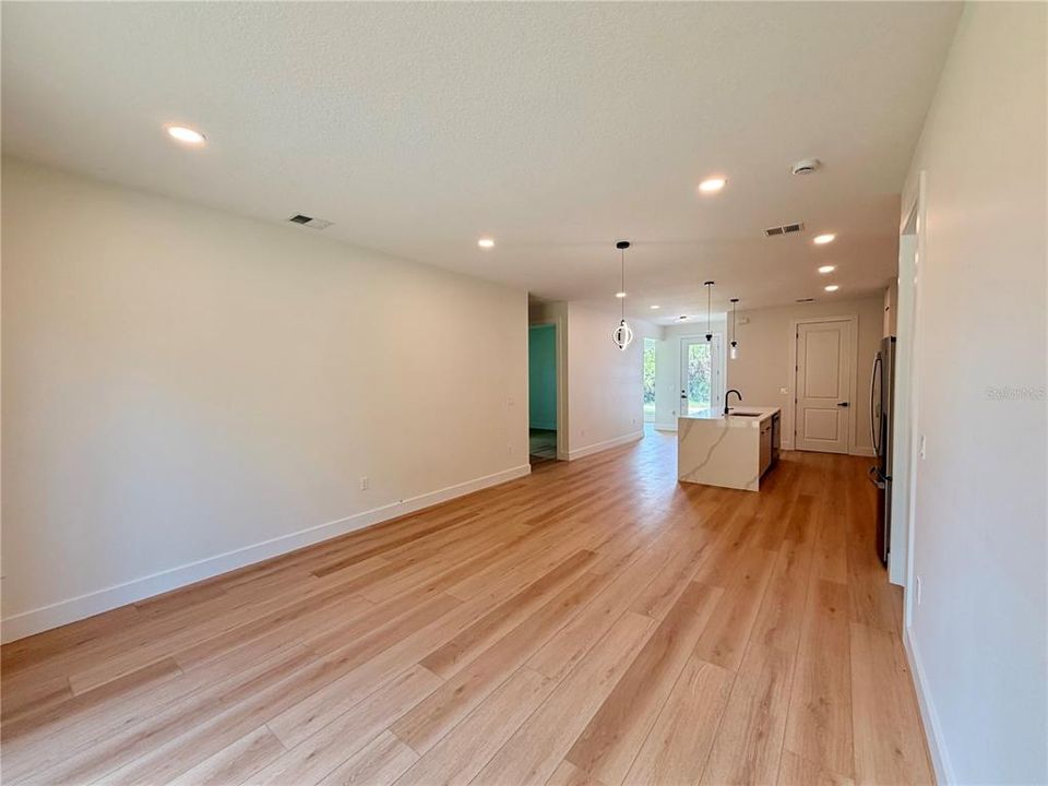 En Venta: $359,990 (3 camas, 2 baños, 1588 Pies cuadrados)