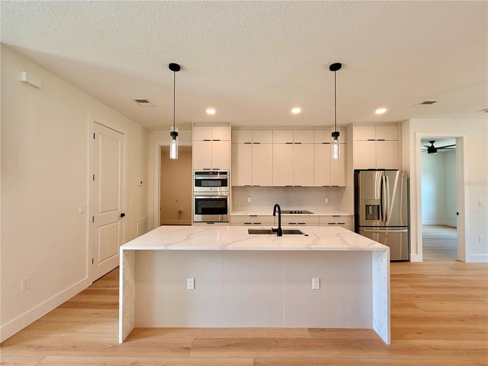 En Venta: $359,990 (3 camas, 2 baños, 1588 Pies cuadrados)