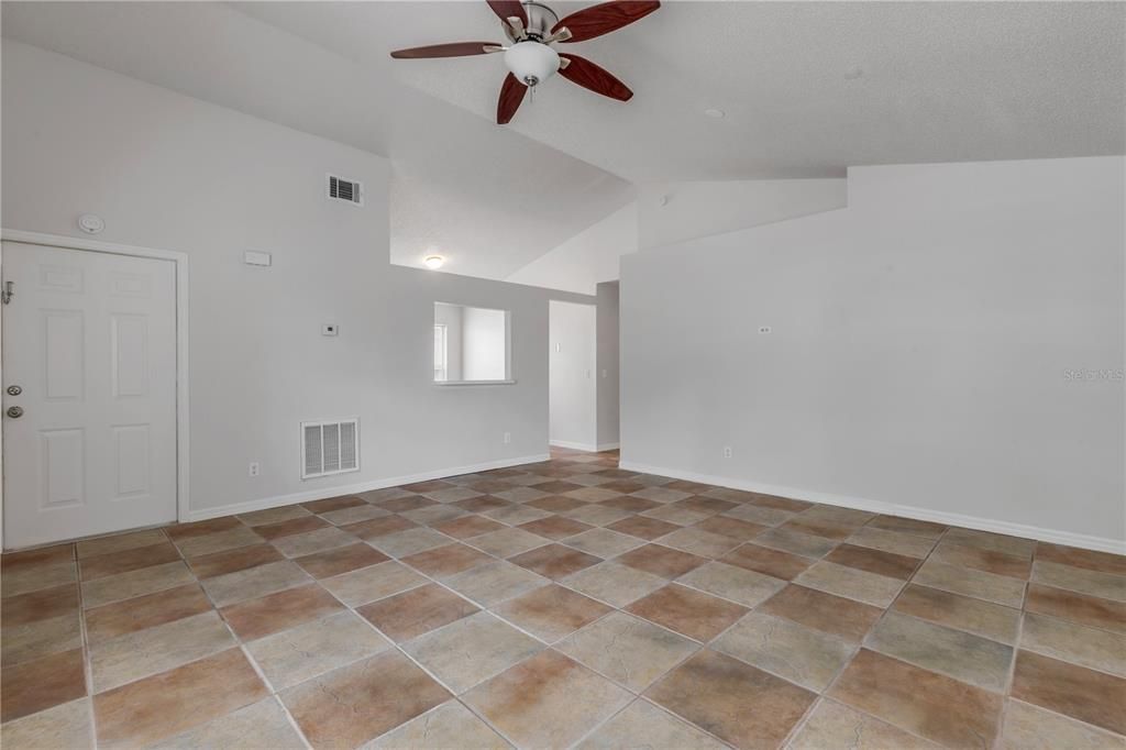 For Sale: $285,000 (3 beds, 2 baths, 1182 Square Feet)