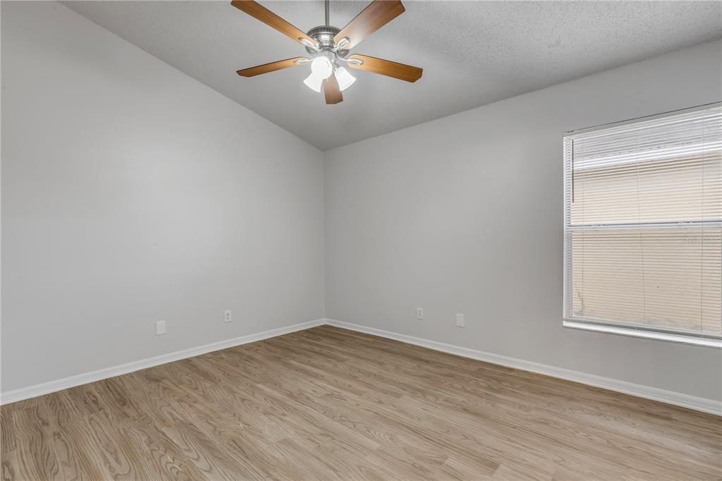 For Sale: $285,000 (3 beds, 2 baths, 1182 Square Feet)