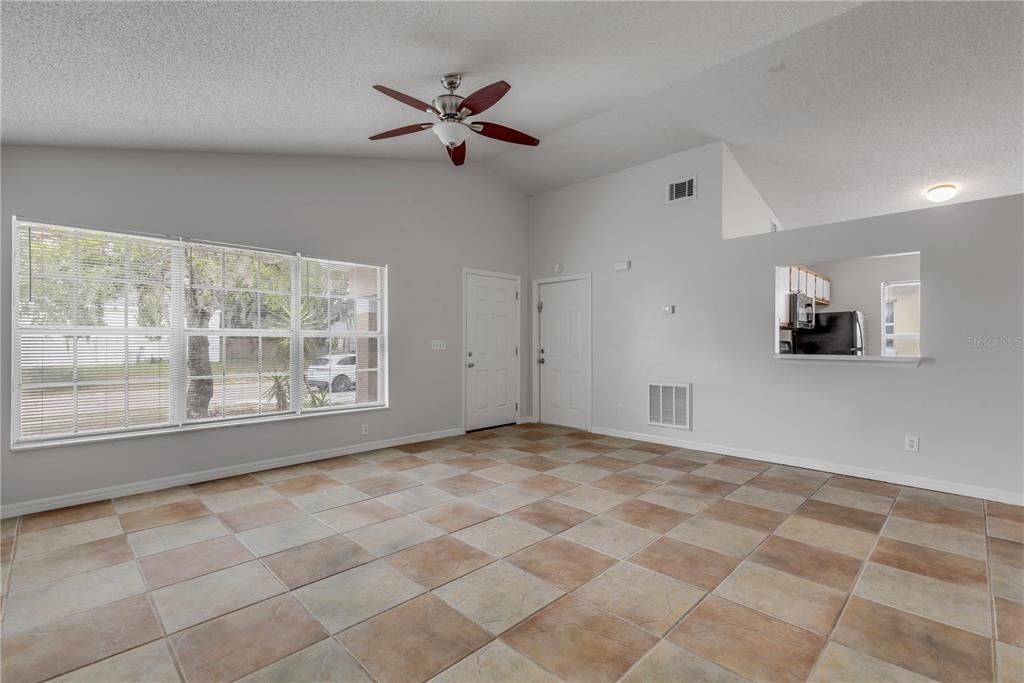 For Sale: $285,000 (3 beds, 2 baths, 1182 Square Feet)