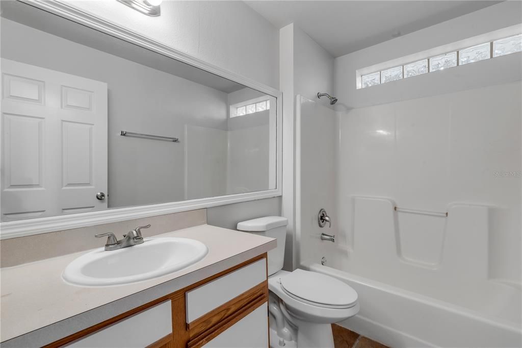 For Sale: $285,000 (3 beds, 2 baths, 1182 Square Feet)