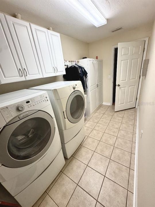 For Sale: $440,000 (4 beds, 2 baths, 2477 Square Feet)