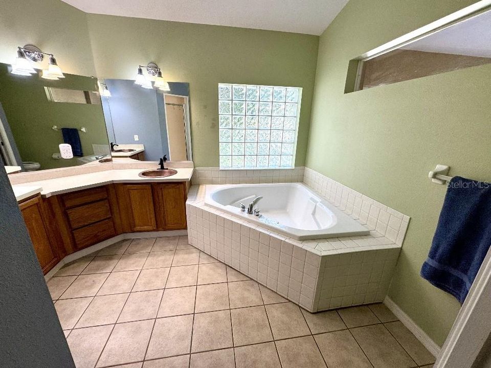 For Sale: $440,000 (4 beds, 2 baths, 2477 Square Feet)