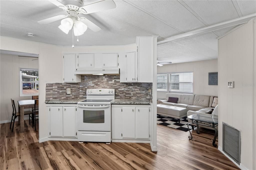 For Sale: $135,000 (2 beds, 2 baths, 960 Square Feet)