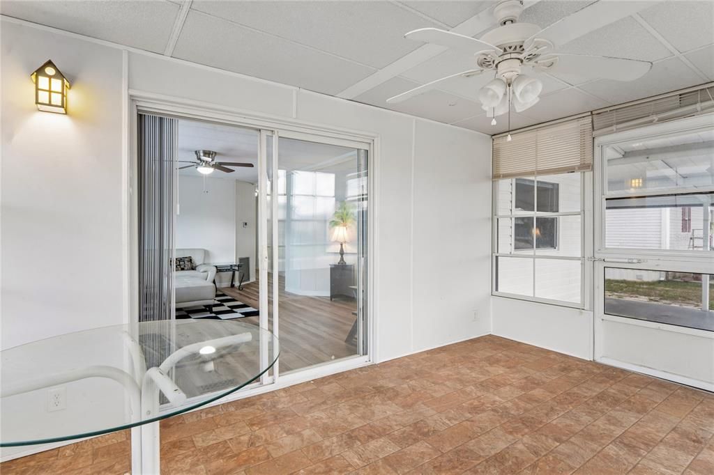 For Sale: $135,000 (2 beds, 2 baths, 960 Square Feet)