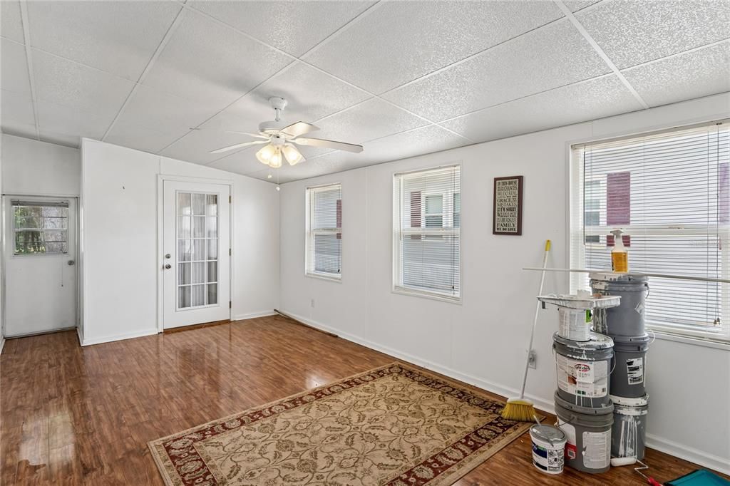 For Sale: $135,000 (2 beds, 2 baths, 960 Square Feet)