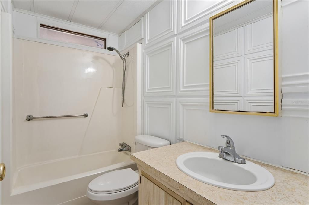 For Sale: $135,000 (2 beds, 2 baths, 960 Square Feet)
