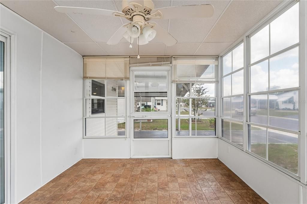 For Sale: $135,000 (2 beds, 2 baths, 960 Square Feet)