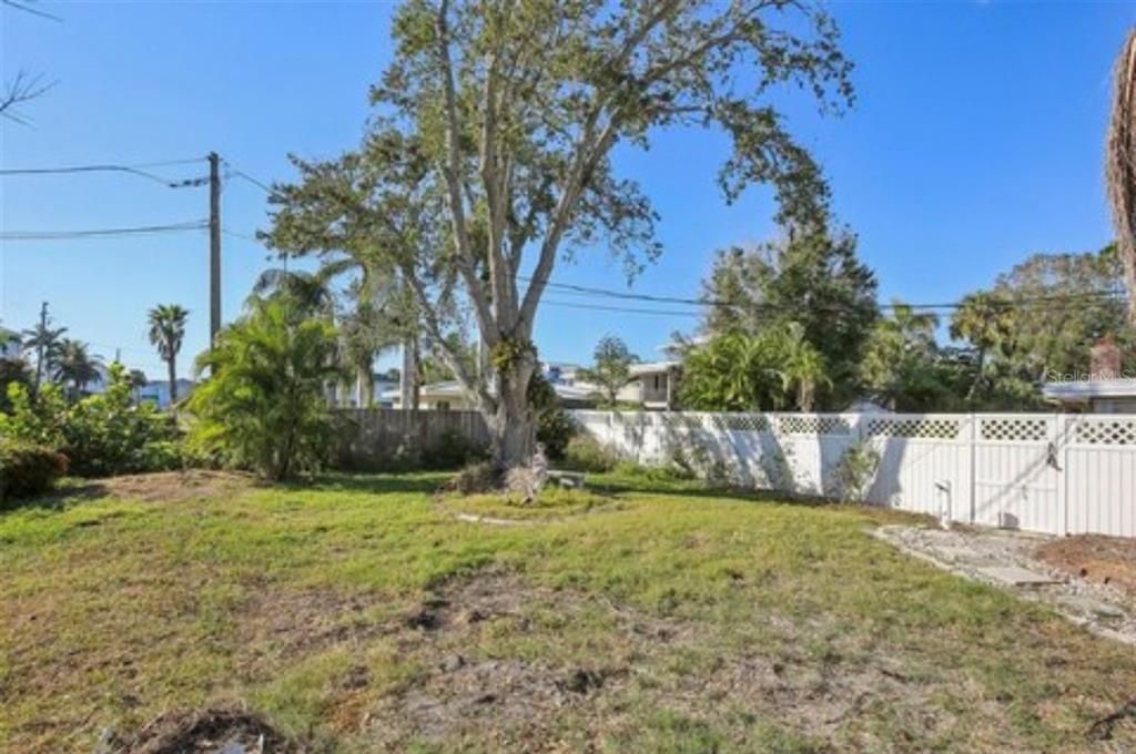 For Sale: $550,000 (0.27 acres)
