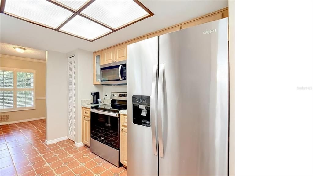 На продажу: $159,500 (2 спален, 2 ванн, 1152 Квадратных фут)