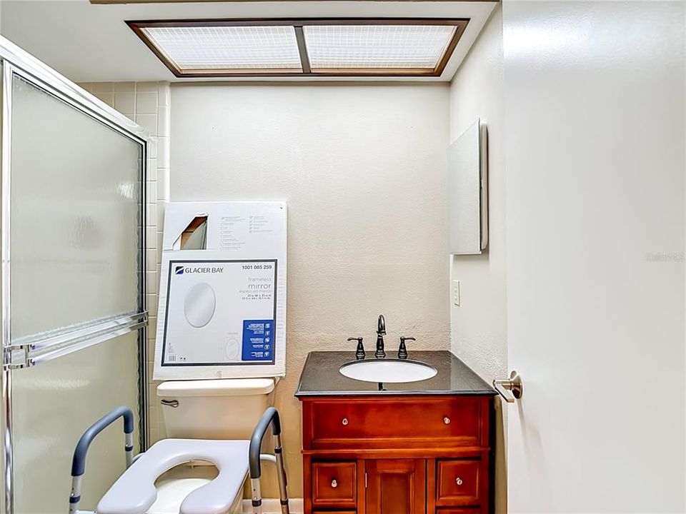На продажу: $159,500 (2 спален, 2 ванн, 1152 Квадратных фут)