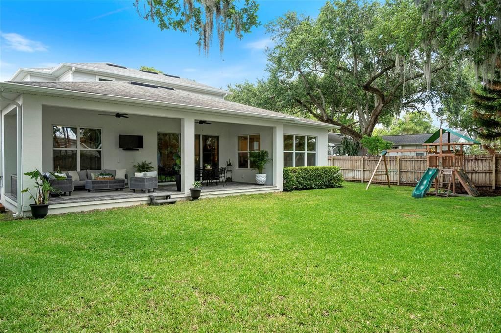 En Venta: $1,250,000 (4 camas, 3 baños, 2904 Pies cuadrados)