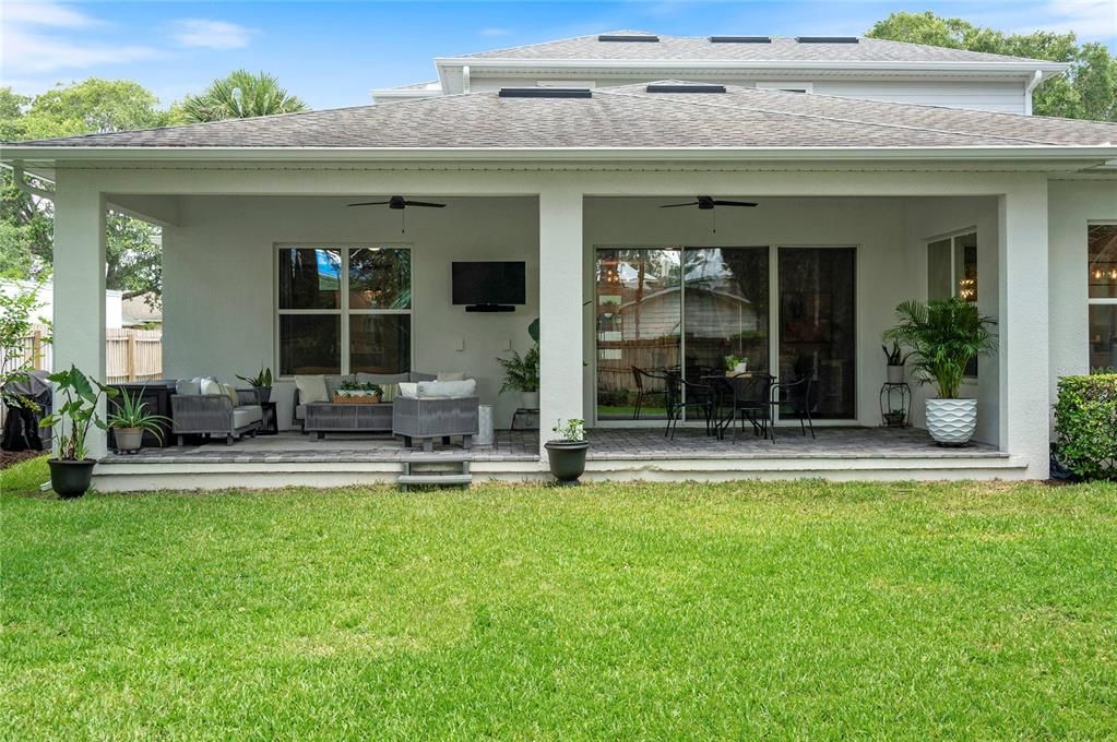 En Venta: $1,250,000 (4 camas, 3 baños, 2904 Pies cuadrados)