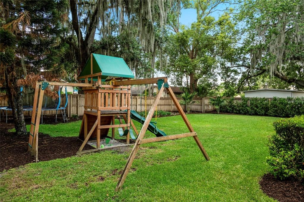 En Venta: $1,250,000 (4 camas, 3 baños, 2904 Pies cuadrados)