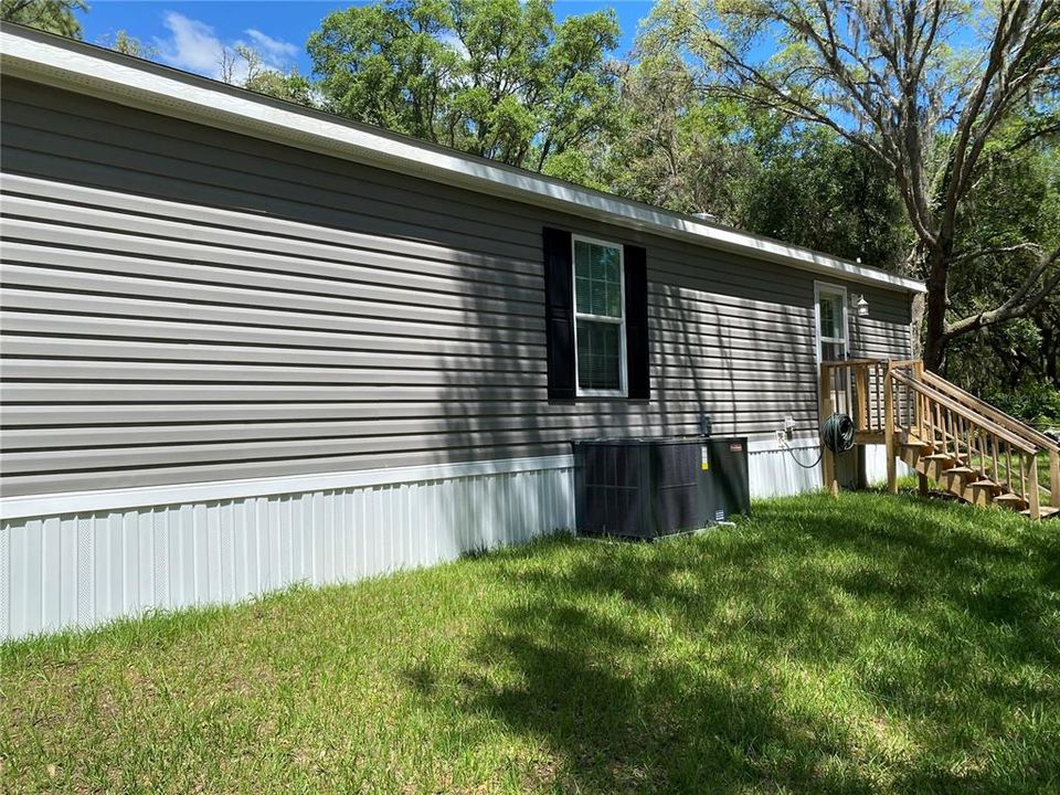 For Sale: $285,000 (3 beds, 2 baths, 1166 Square Feet)