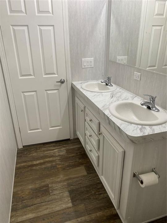 For Sale: $285,000 (3 beds, 2 baths, 1166 Square Feet)