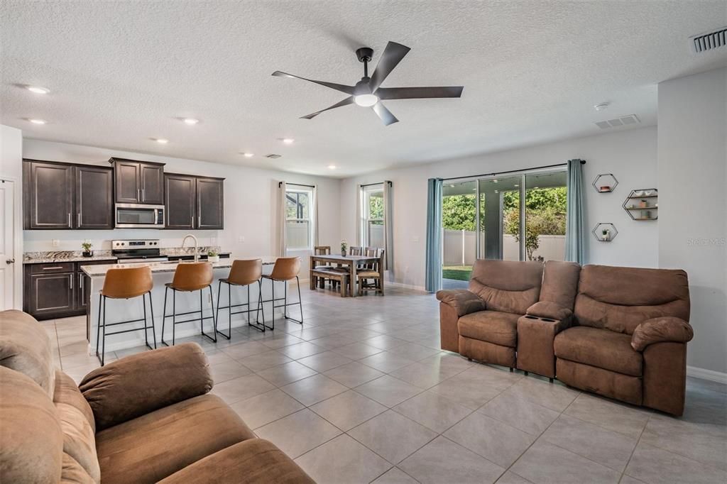 For Sale: $339,900 (4 beds, 2 baths, 2035 Square Feet)