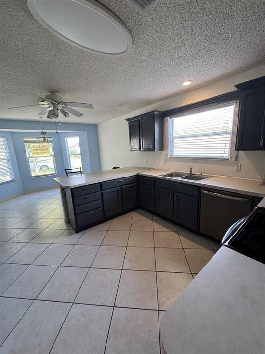 En Venta: $359,000 (3 camas, 2 baños, 1840 Pies cuadrados)