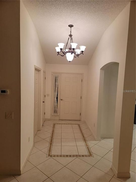En Venta: $359,000 (3 camas, 2 baños, 1840 Pies cuadrados)