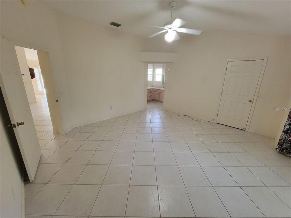 En Venta: $359,000 (3 camas, 2 baños, 1840 Pies cuadrados)
