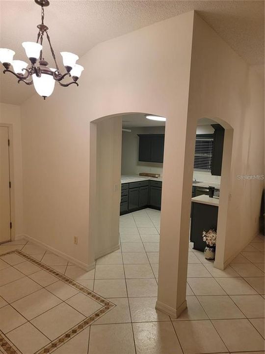 En Venta: $359,000 (3 camas, 2 baños, 1840 Pies cuadrados)