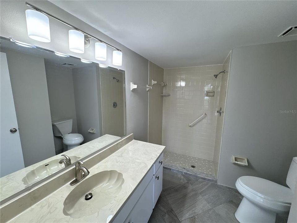 En Venta: $235,000 (2 camas, 2 baños, 1089 Pies cuadrados)