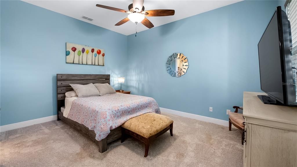 For Sale: $1,050,000 (5 beds, 5 baths, 3626 Square Feet)