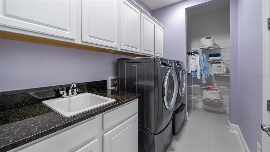 For Sale: $1,050,000 (5 beds, 5 baths, 3626 Square Feet)