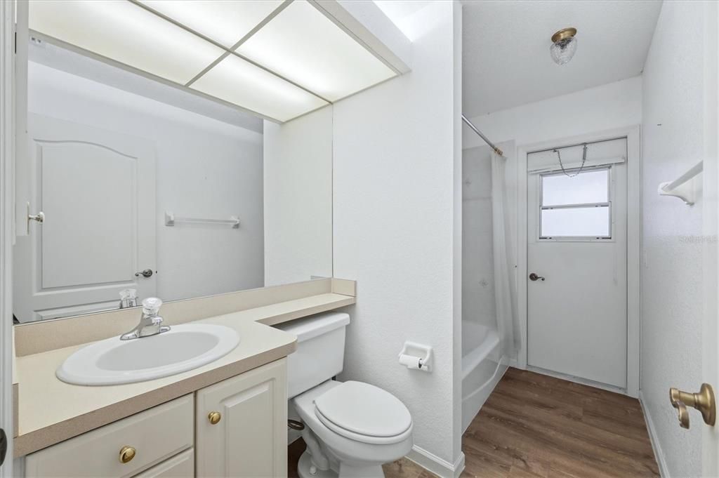Activo con contrato: $329,900 (3 camas, 2 baños, 1652 Pies cuadrados)