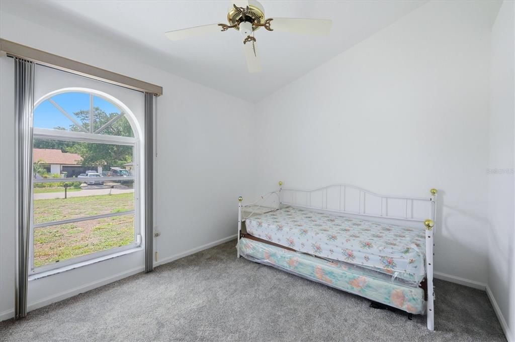 Activo con contrato: $329,900 (3 camas, 2 baños, 1652 Pies cuadrados)