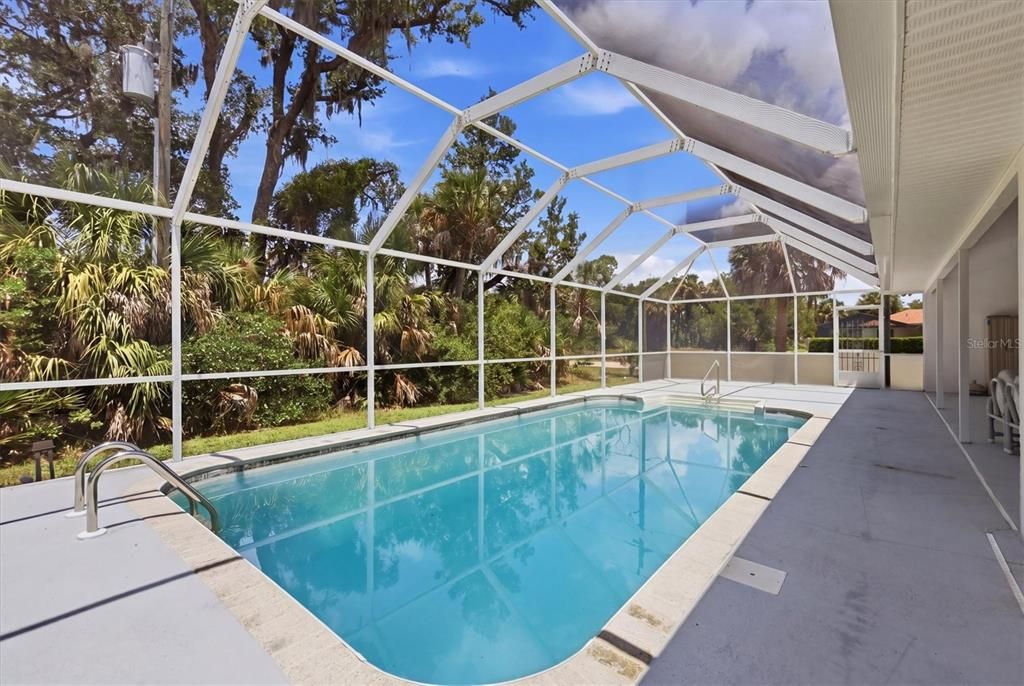 Activo con contrato: $329,900 (3 camas, 2 baños, 1652 Pies cuadrados)