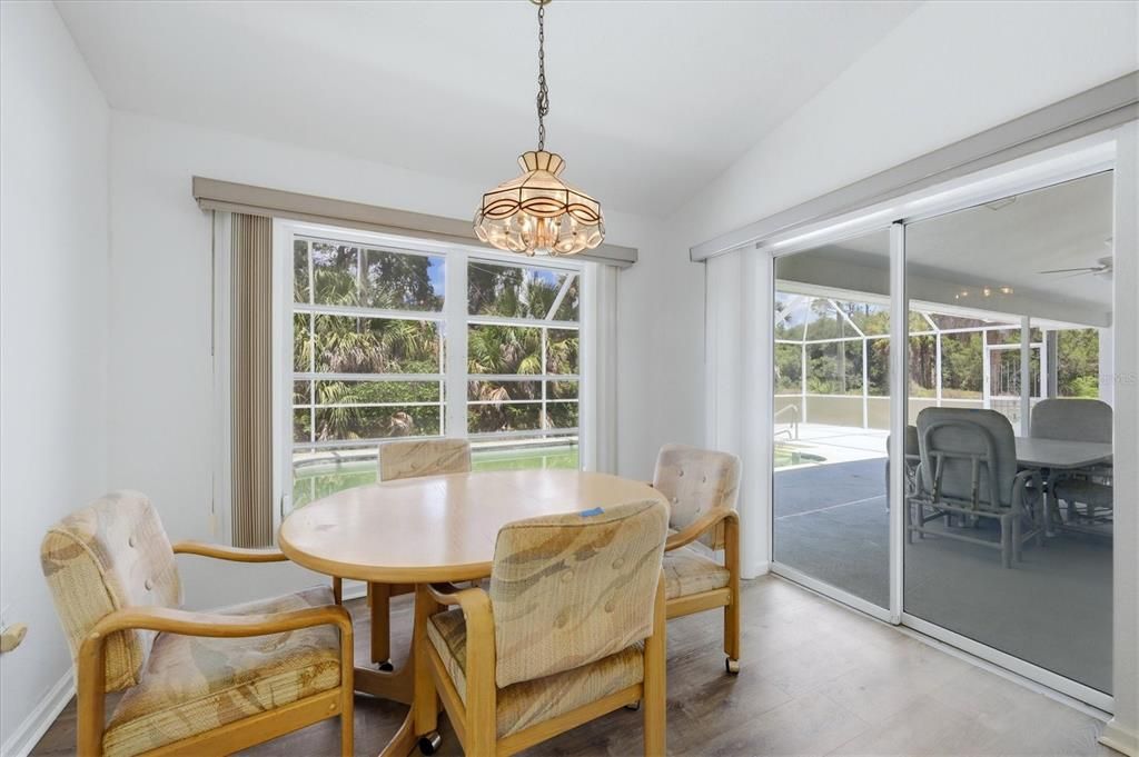 Activo con contrato: $329,900 (3 camas, 2 baños, 1652 Pies cuadrados)