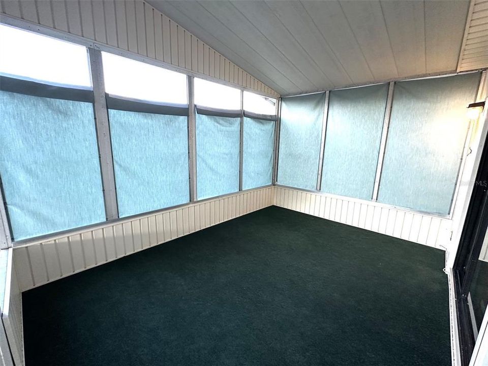 For Sale: $165,000 (2 beds, 2 baths, 1056 Square Feet)