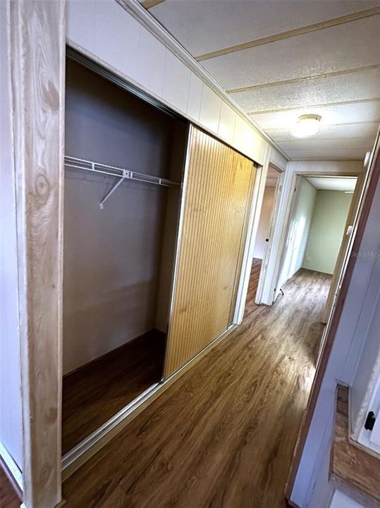 For Sale: $165,000 (2 beds, 2 baths, 1056 Square Feet)