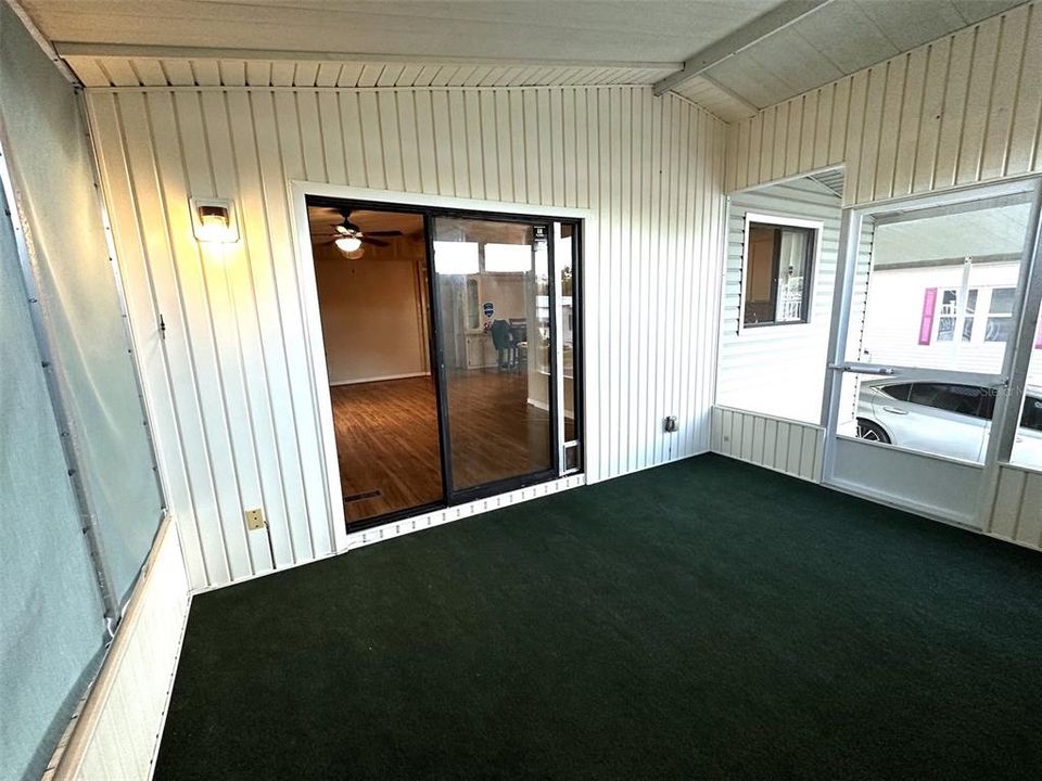 For Sale: $165,000 (2 beds, 2 baths, 1056 Square Feet)