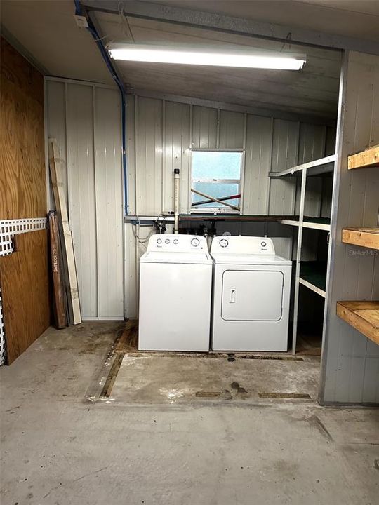 For Sale: $165,000 (2 beds, 2 baths, 1056 Square Feet)