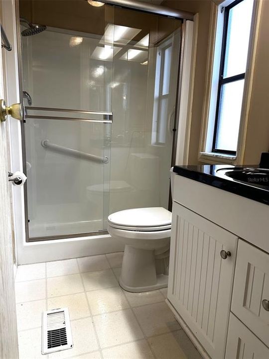 For Sale: $165,000 (2 beds, 2 baths, 1056 Square Feet)