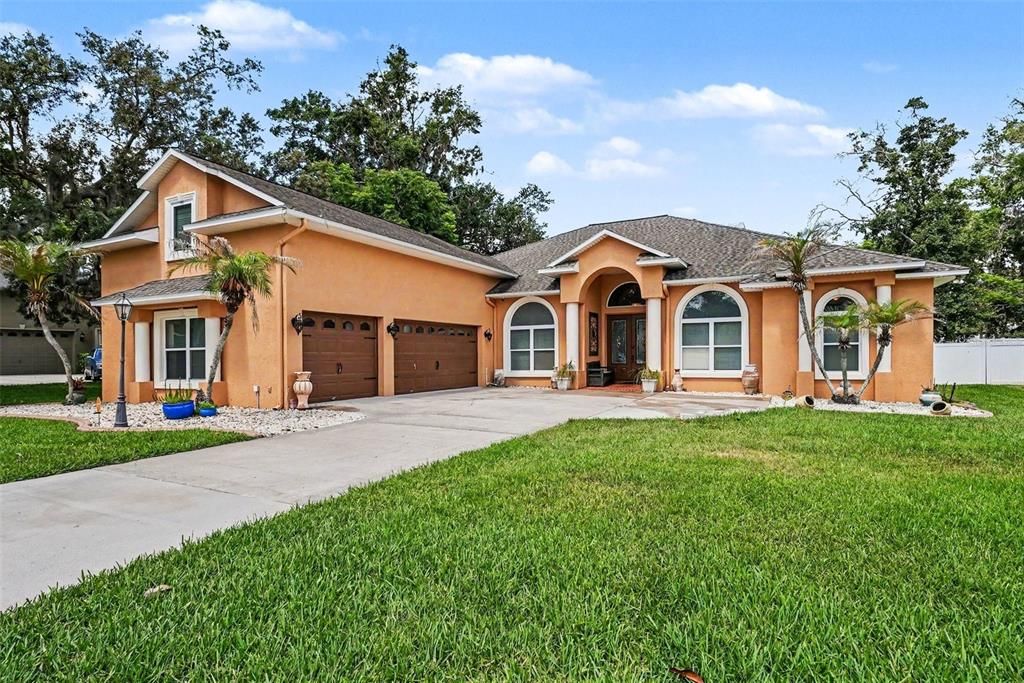 For Sale: $775,000 (5 beds, 4 baths, 3278 Square Feet)
