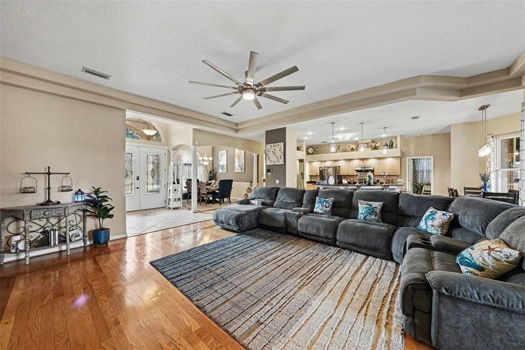 For Sale: $775,000 (5 beds, 4 baths, 3278 Square Feet)