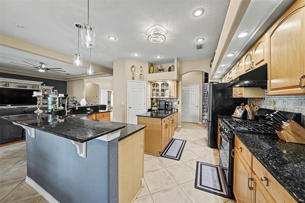 For Sale: $775,000 (5 beds, 4 baths, 3278 Square Feet)