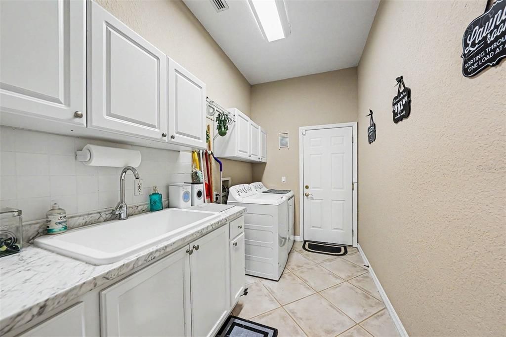 For Sale: $775,000 (5 beds, 4 baths, 3278 Square Feet)