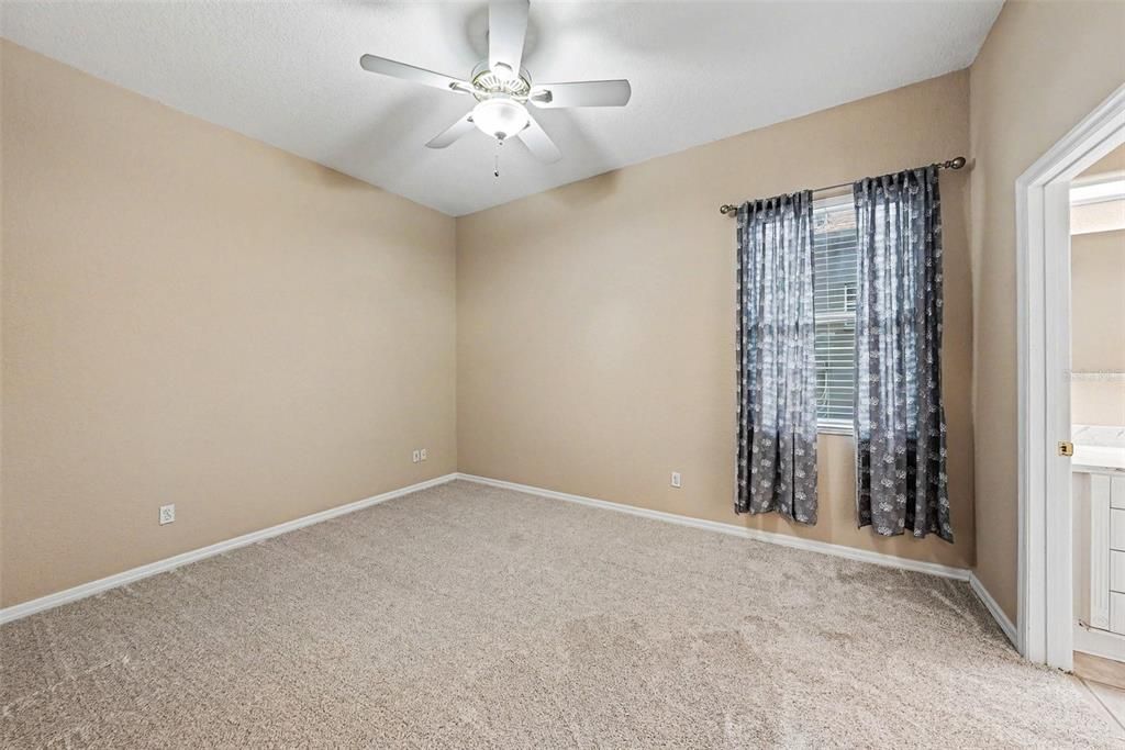 For Sale: $775,000 (5 beds, 4 baths, 3278 Square Feet)