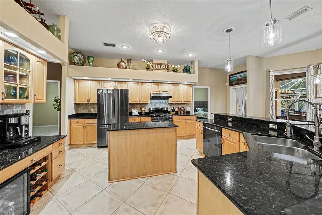 For Sale: $775,000 (5 beds, 4 baths, 3278 Square Feet)