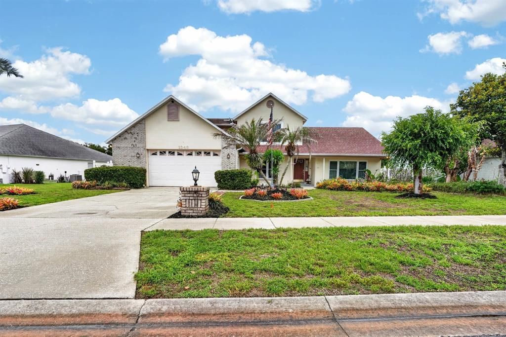 Active With Contract: $425,000 (5 beds, 2 baths, 2732 Square Feet)