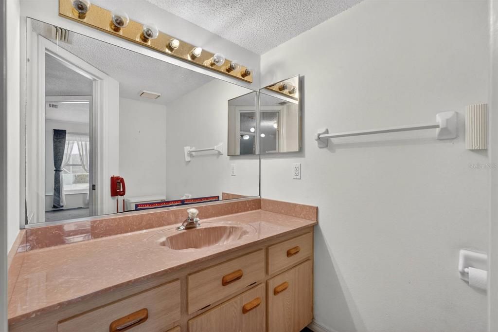 Active With Contract: $425,000 (5 beds, 2 baths, 2732 Square Feet)