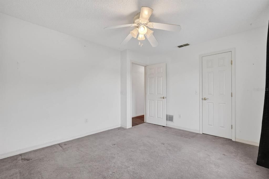 Active With Contract: $425,000 (5 beds, 2 baths, 2732 Square Feet)